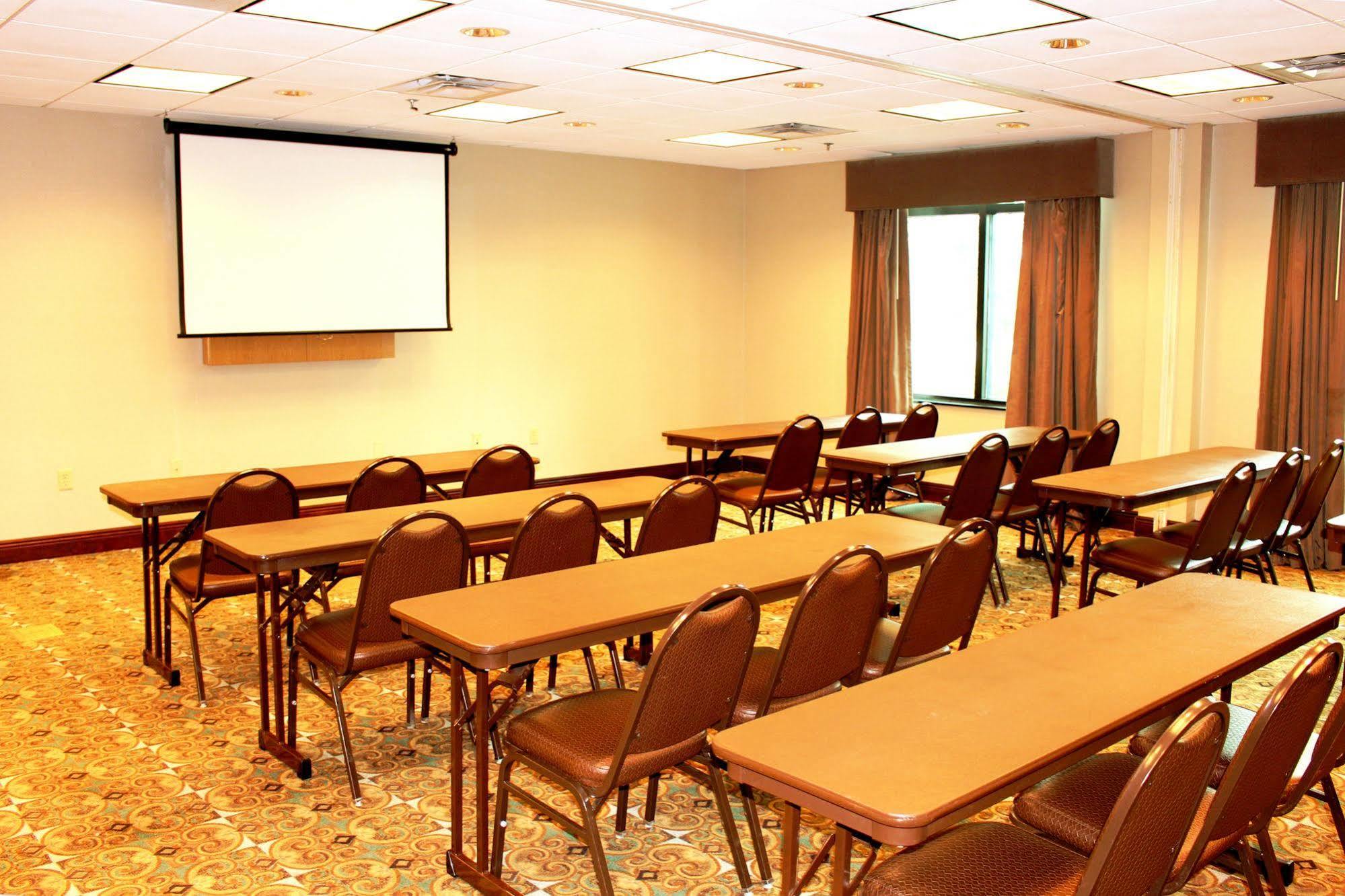 Holiday Inn Express & Suites Mobile West I-10 By Ihg Tillmans Corner Exterior foto