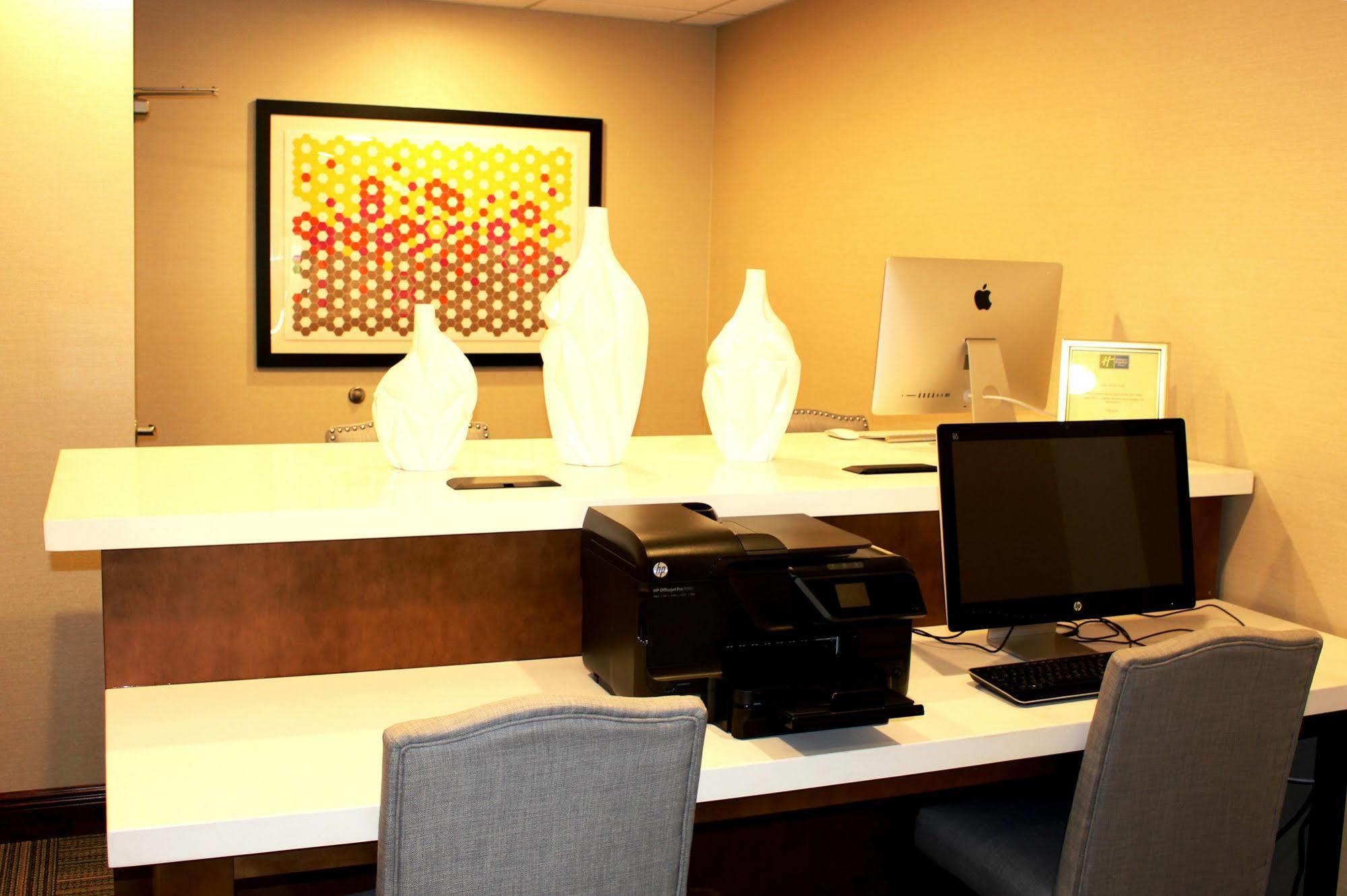 Holiday Inn Express & Suites Mobile West I-10 By Ihg Tillmans Corner Exterior foto